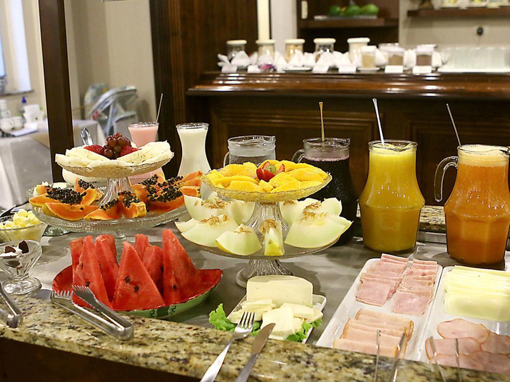 Village Hotel Ponta Grossa Kültér fotó