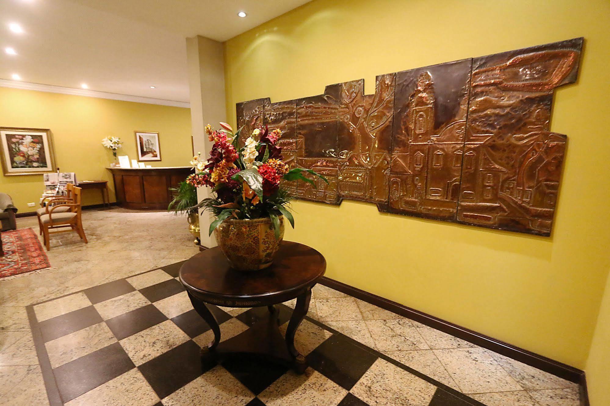 Village Hotel Ponta Grossa Kültér fotó
