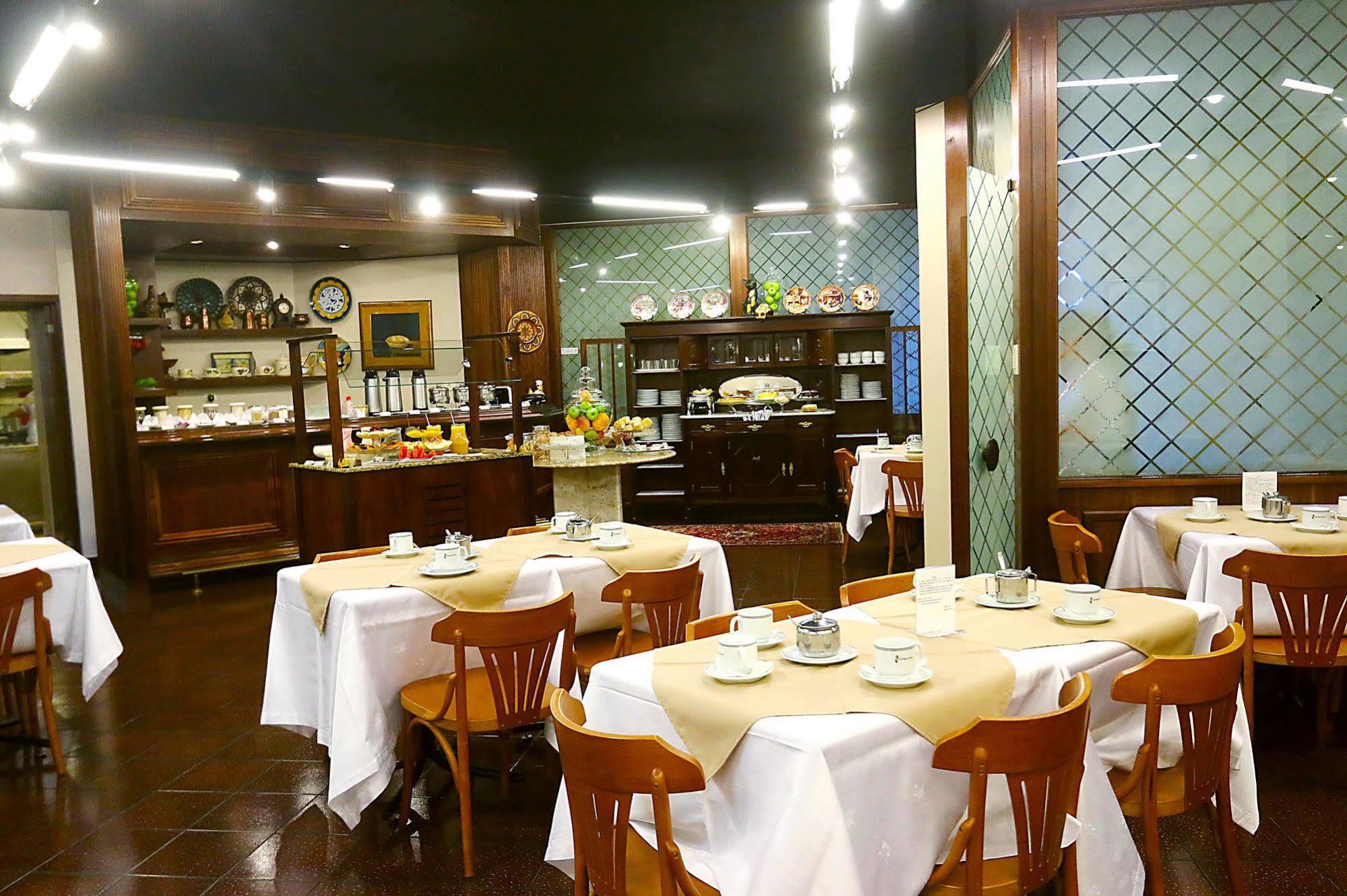 Village Hotel Ponta Grossa Kültér fotó