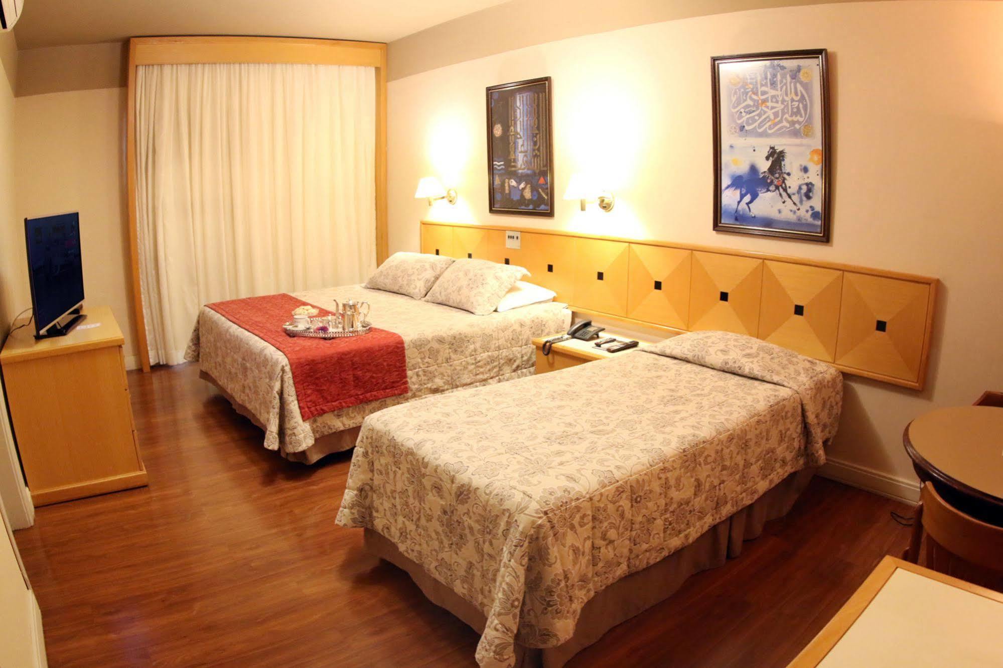 Village Hotel Ponta Grossa Kültér fotó